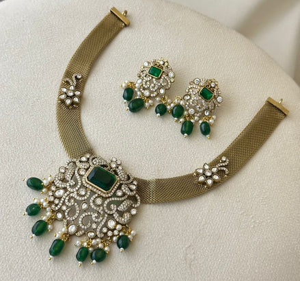 Victorian Emerald jewelry