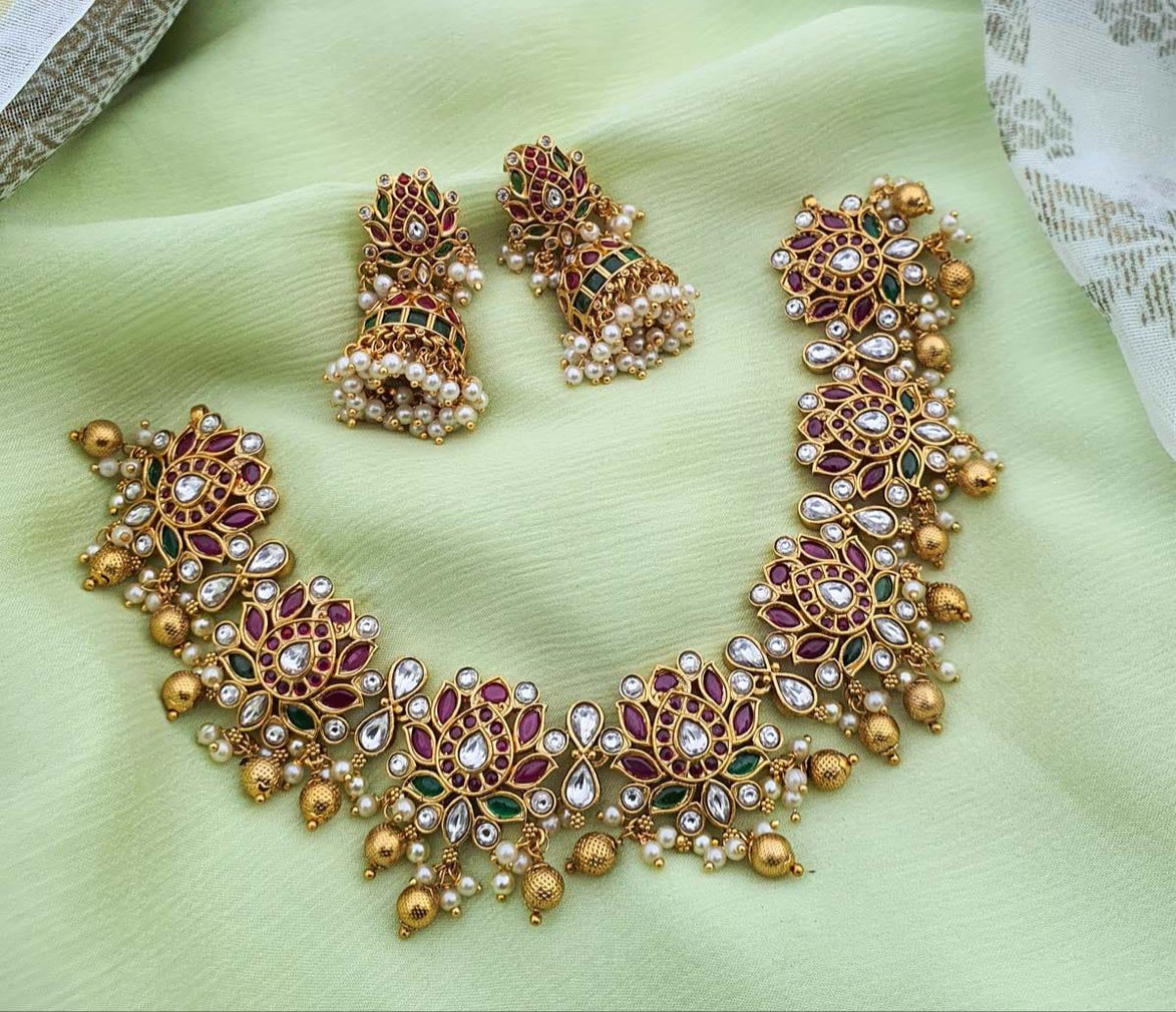Kemp lotus guttapusalu necklace