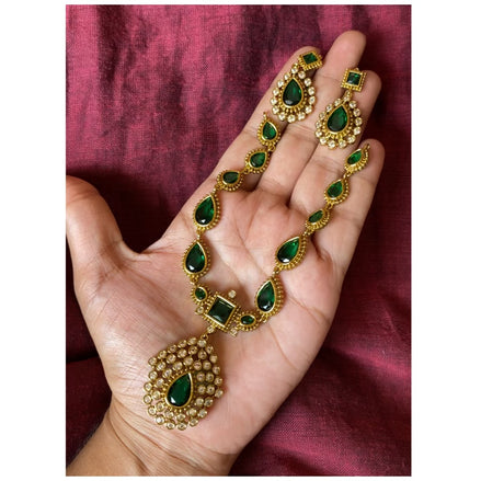 Jyotika emerald jewellery