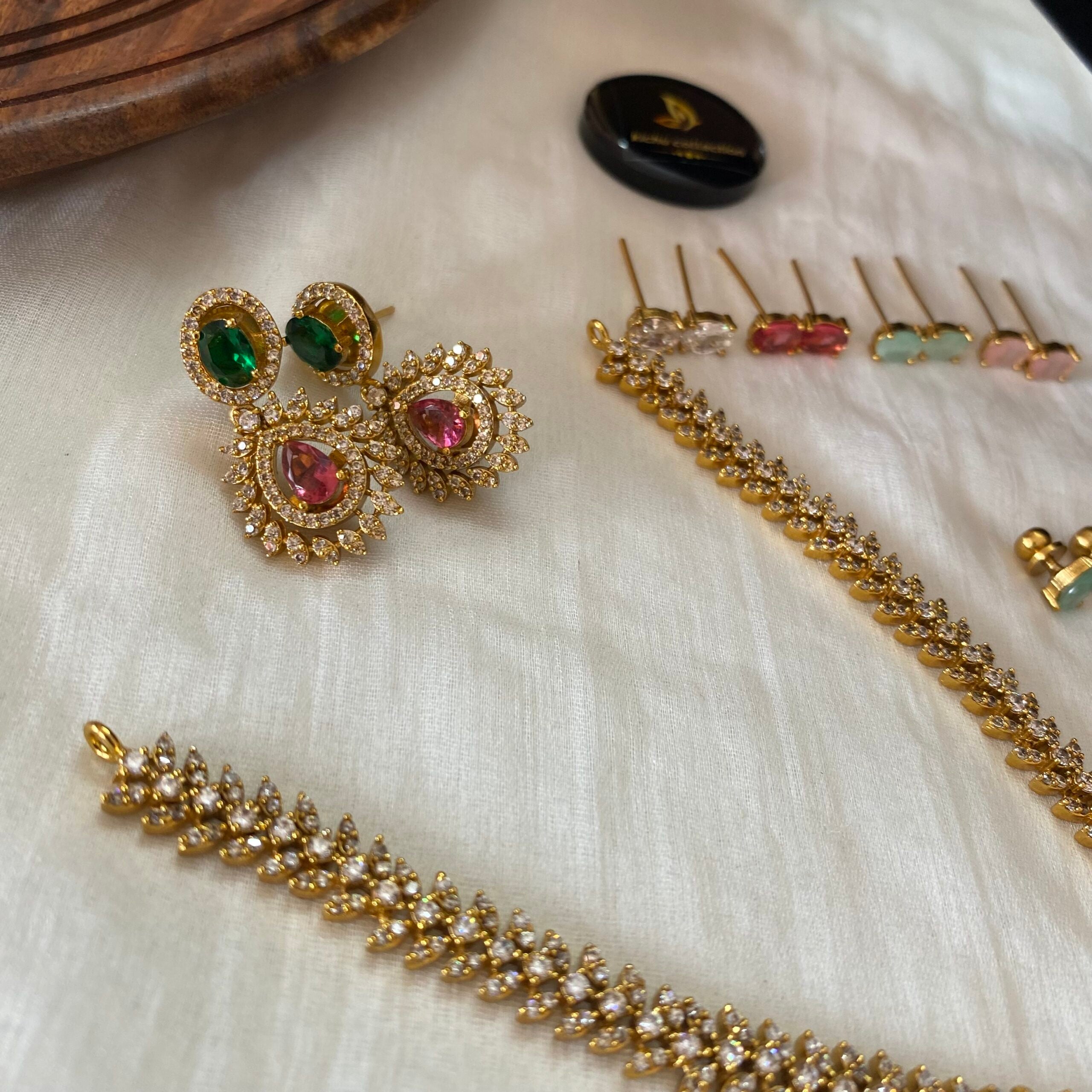 25 in 1 changeable stone jewellery