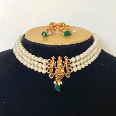 Lakshmi pearl choker with stud