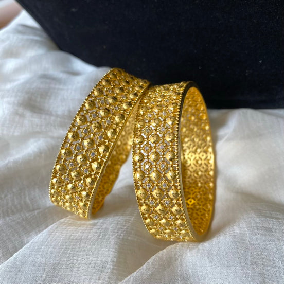 Gold Foaming bangle