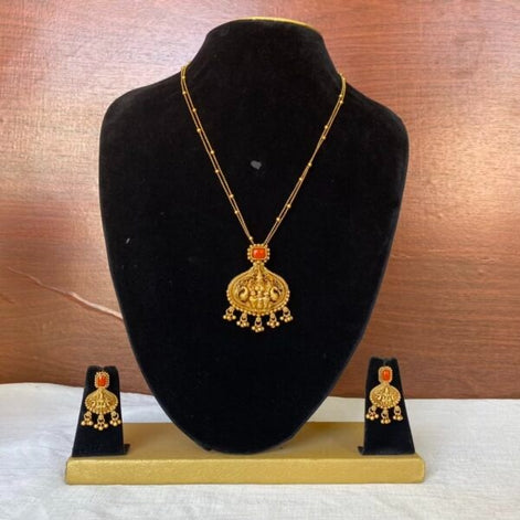 simple-coral-pendant-set