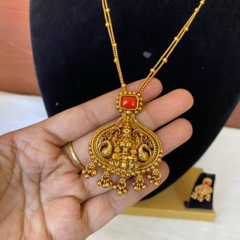 simple-coral-pendant-set