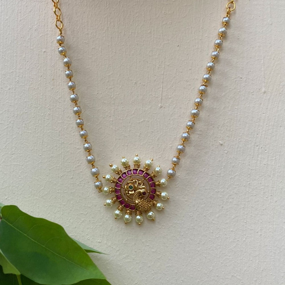 Peacock pearl choker