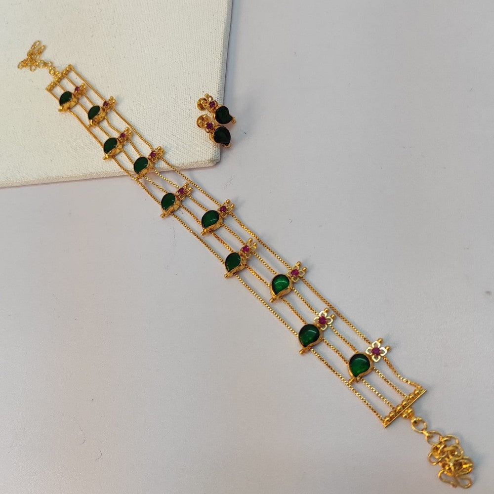 Mango choker with stud