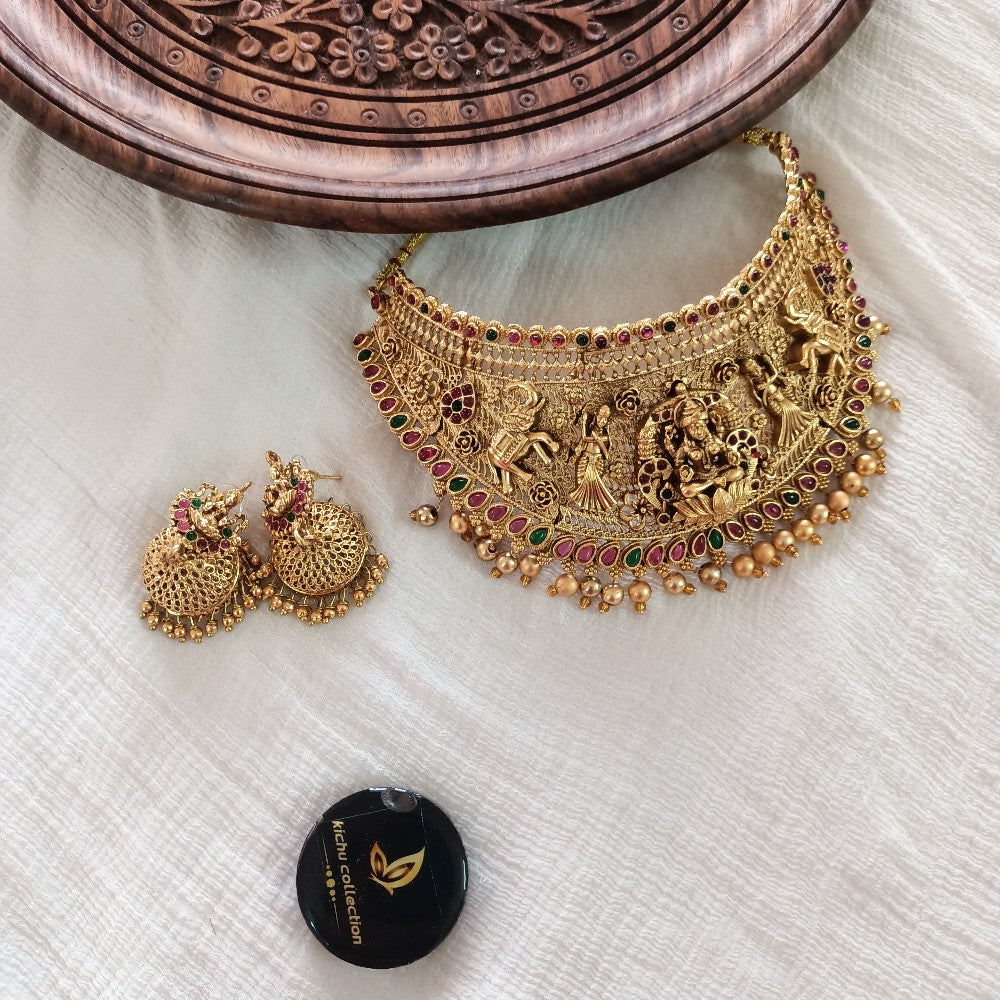 MADHI choker